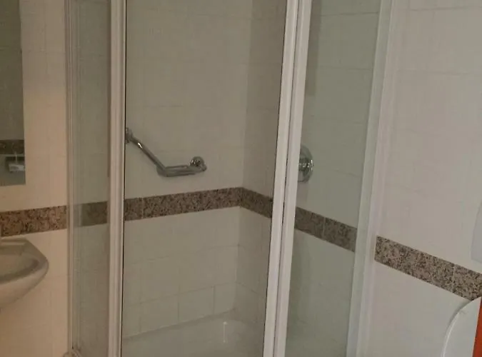 2 Fos Badacsonytomajon * בדקסוניטומאי